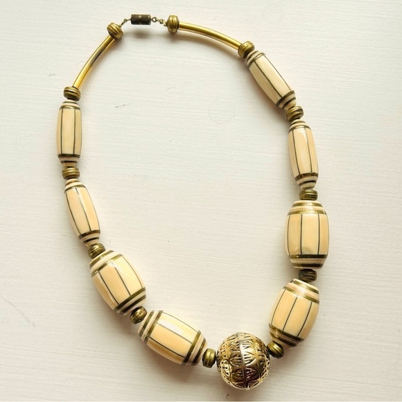 Vintage 80s Chunky Necklace Cream and Gold Choker with Bold Beads Handmade - Picture 2 of 10